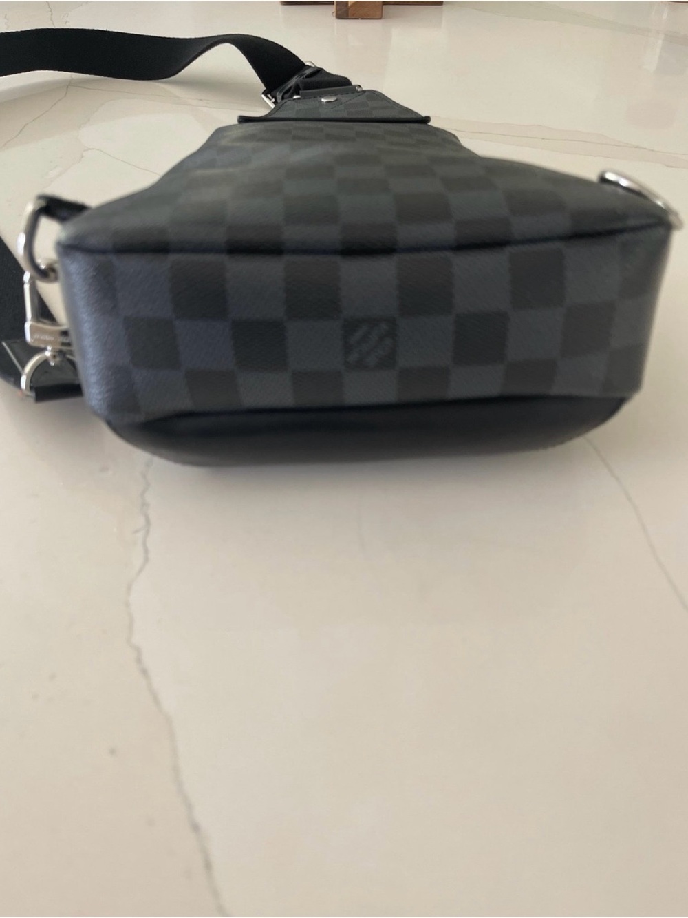Louis Vuitton Black Damier Graphite Sling Bag - Picture 5 of 8